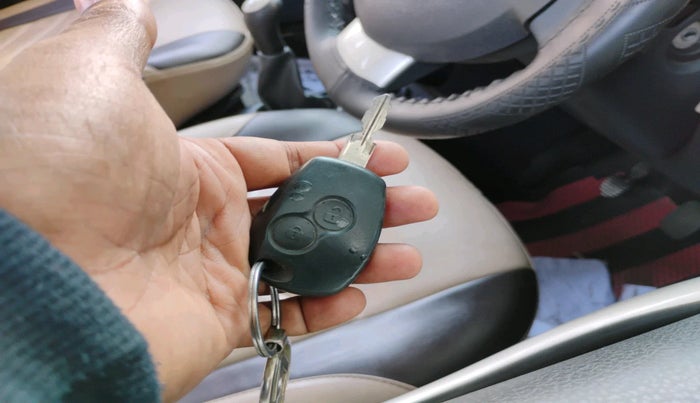 2014 Renault Duster RXL PETROL, Petrol, Manual, 51,250 km, interior