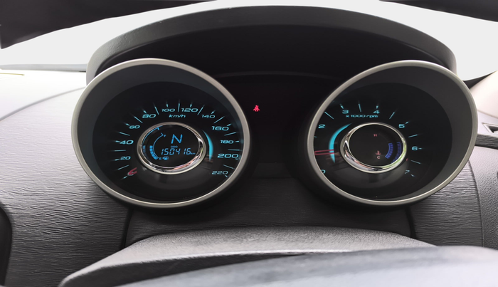2018 Mahindra XUV500 W6, Diesel, Manual, 1,50,416 km, interior