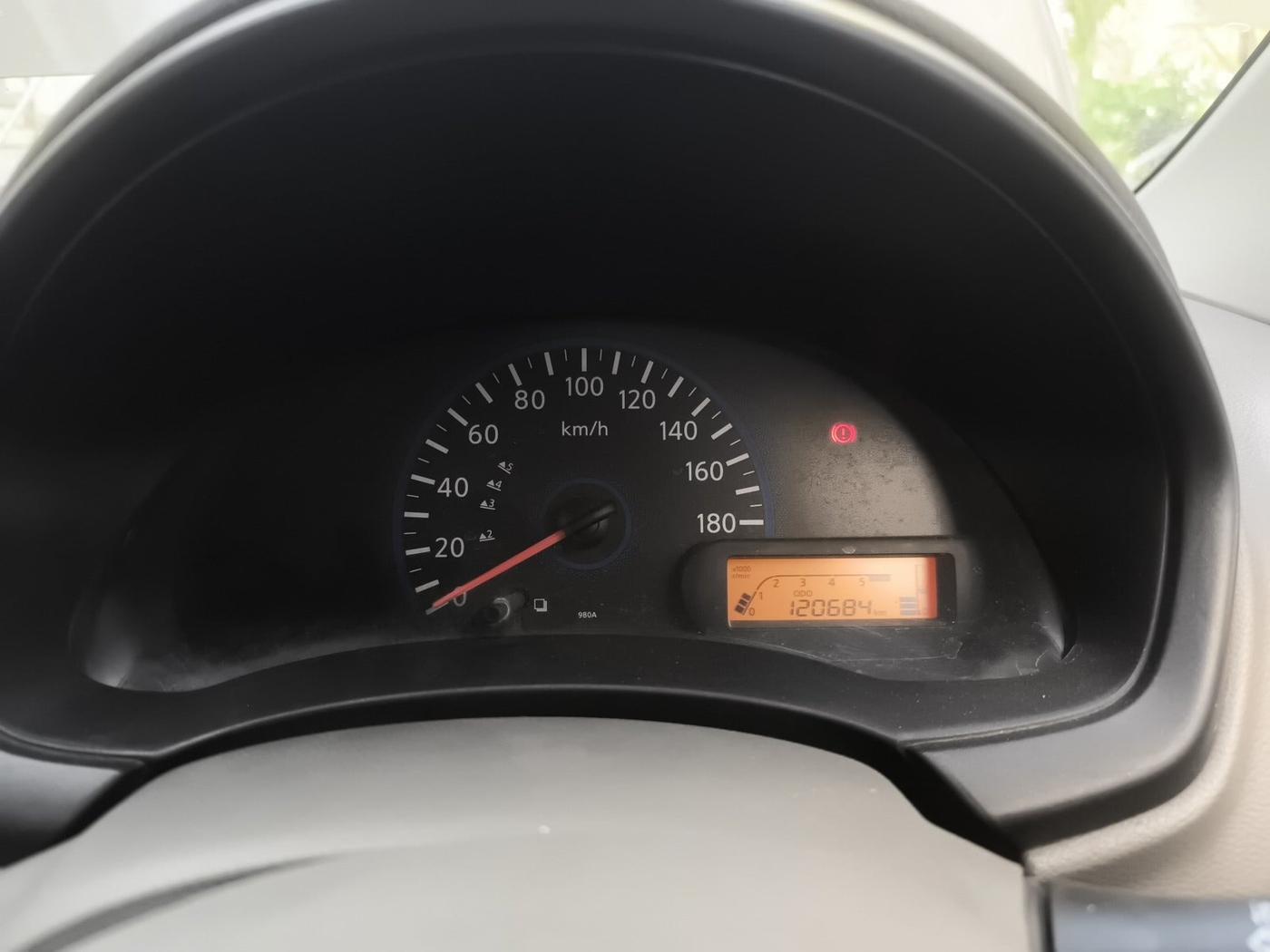 2015 Datsun Go Plus T, Petrol, Manual, 1,20,684 km, interior