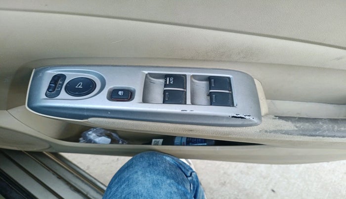 2011 Honda City 1.5L I-VTEC V MT, Petrol, Manual, 1,57,446 km, interior