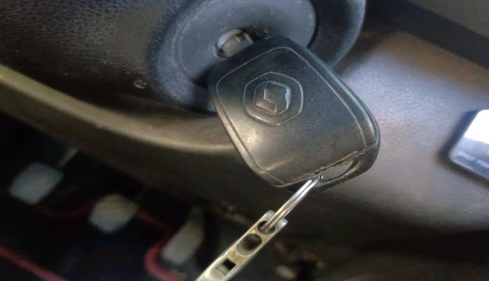 2017 Renault Kwid RXT 1.0, Petrol, Manual, 1,88,452 km, interior