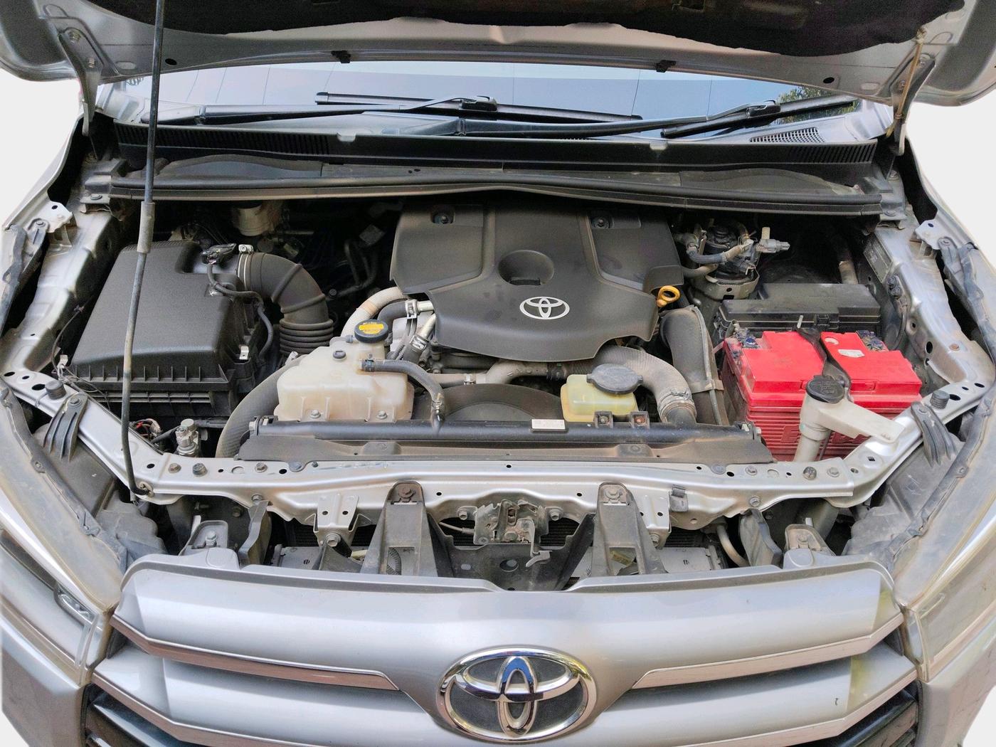 2016 Toyota Innova Crysta 2.4 ZX 7 STR, Diesel, Manual, 1,42,025 km, exterior