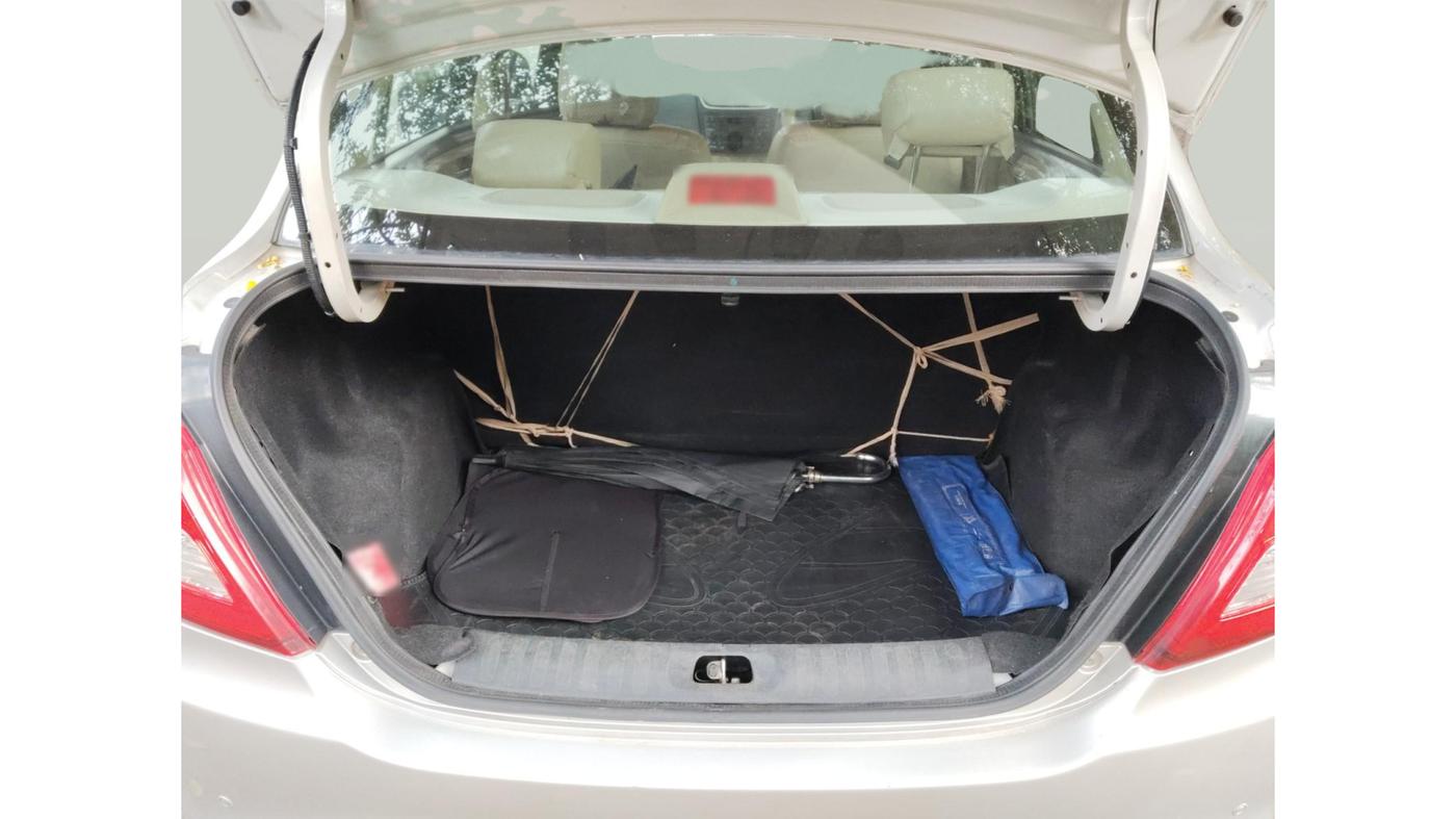 2016 Maruti Swift Dzire VXI, Petrol, Manual, 1,02,477 km, exterior