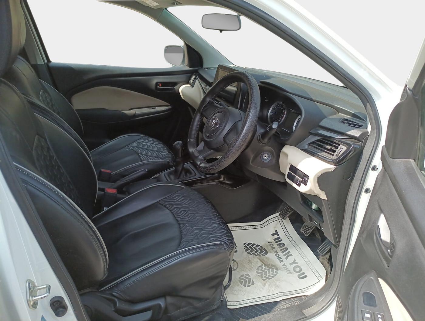2022 Toyota Glanza E, Petrol, Manual, 22,651 km, interior