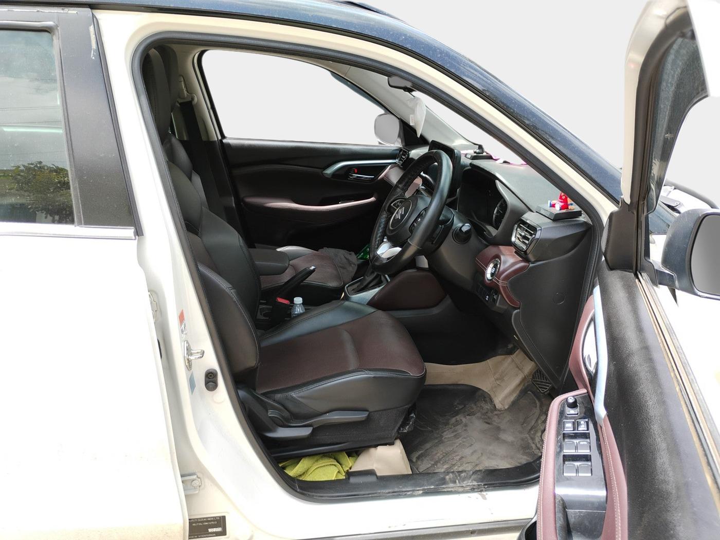 2022 Maruti Grand Vitara ALPHA SMART HYBRID AT, Petrol, Automatic, 60,832 km, interior
