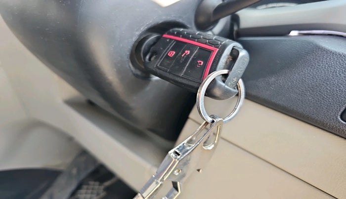 2022 Volkswagen TAIGUN HIGHLINE 1.0 TSI MT, Petrol, Manual, 83,457 km, interior