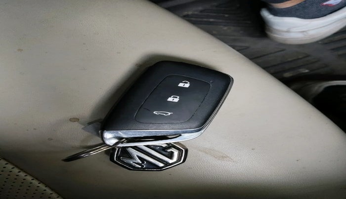2022 MG HECTOR SHARP HYBRID 1.5 PETROL, Petrol, Manual, 22,639 km, interior