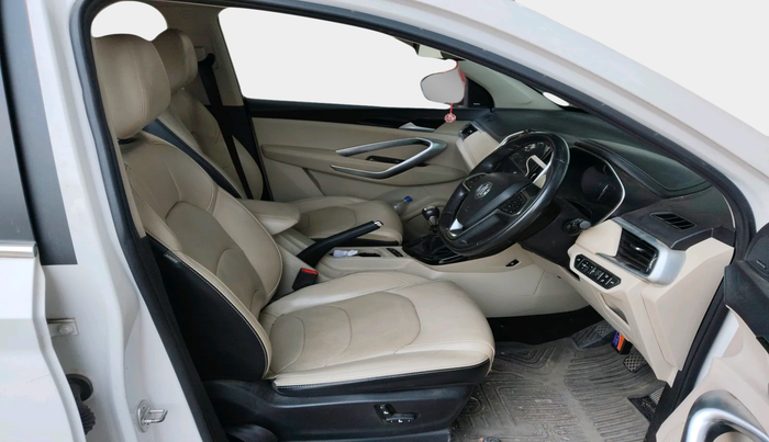 2022 MG HECTOR SHARP HYBRID 1.5 PETROL, Petrol, Manual, 22,639 km, interior