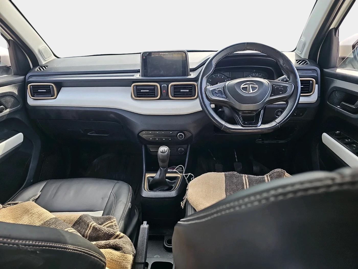 2022 Tata PUNCH ACCOMPLISHED MT, Petrol, Manual, 34,294 km, interior