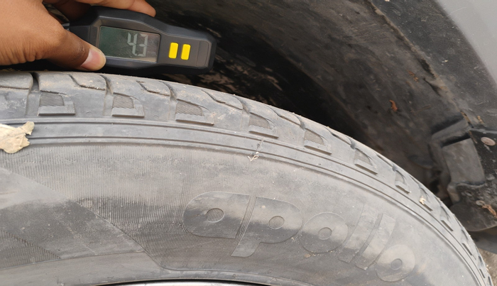 2019 Tata Harrier XT 2.0L KRYOTEC, Diesel, Manual, 1,01,183 km, tyre