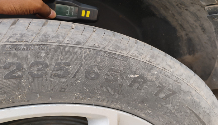 2019 Tata Harrier XT 2.0L KRYOTEC, Diesel, Manual, 1,01,183 km, tyre