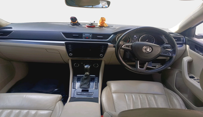 2018 Skoda Superb STYLE 2.0 TDI AT, Diesel, Automatic, 1,41,530 km, interior