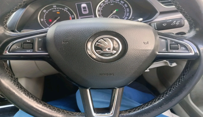 2018 Skoda Superb STYLE 2.0 TDI AT, Diesel, Automatic, 1,41,530 km, interior