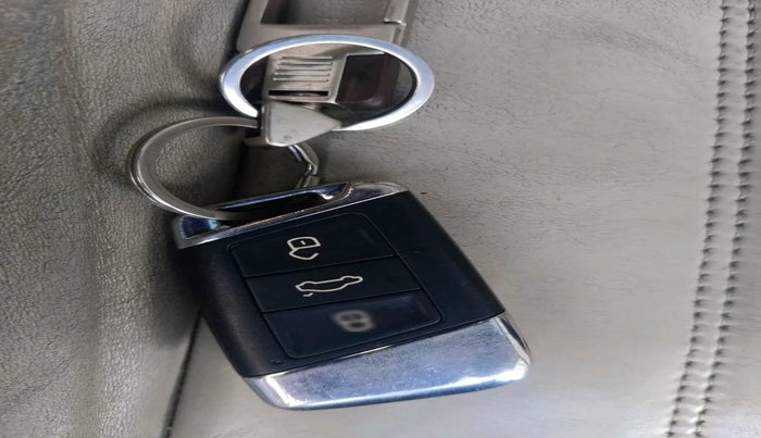 2018 Skoda Superb STYLE 2.0 TDI AT, Diesel, Automatic, 1,41,530 km, interior