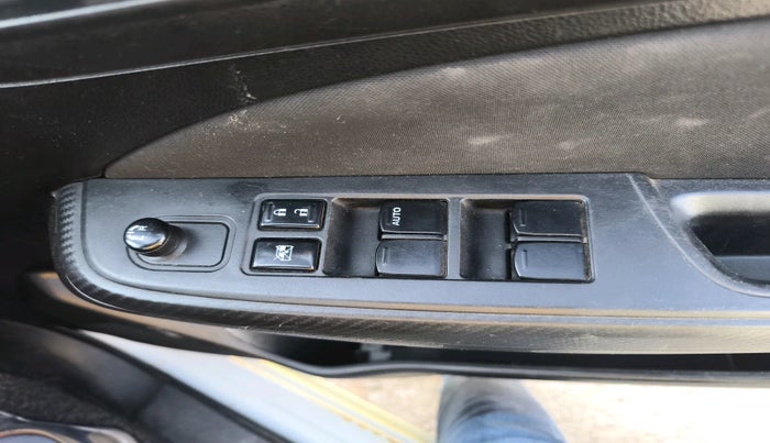 2020 Maruti Swift VXI, Petrol, Manual, 66,012 km, interior