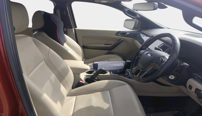 2016 Ford Endeavour TITANIUM 3.2 4X4 AT, Diesel, Automatic, 1,27,235 km, interior