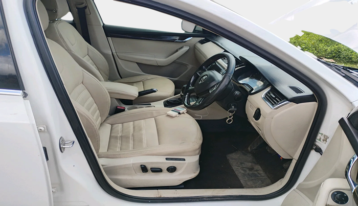 2013 Skoda Octavia ELEGANCE 2.0 TDI AT, Diesel, Automatic, 86,935 km, interior