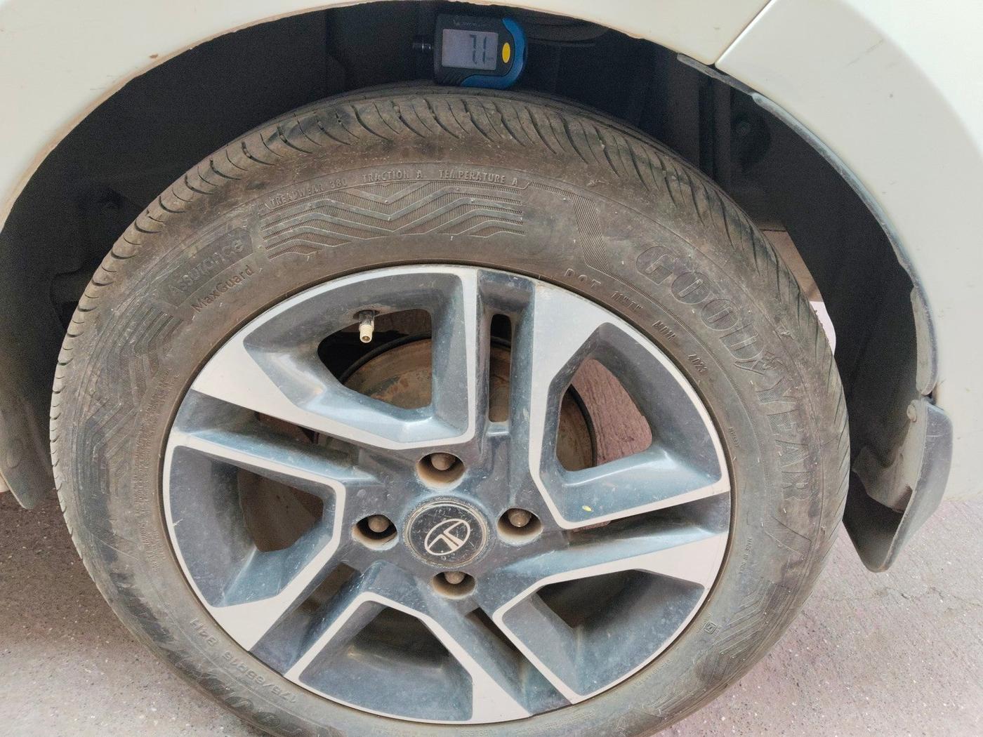 2017 Tata TIGOR XZ (O) PETROL, Petrol, Manual, 98,399 km, tyre