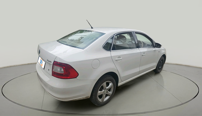 2012 Skoda Rapid ELEGANCE 1.6 MPI AT, Petrol, Automatic, 92,437 km, exterior