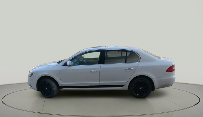 2011 Skoda Superb ELEGANCE 2.0 TDI CR AT, Diesel, Automatic, 1,25,086 km, exterior