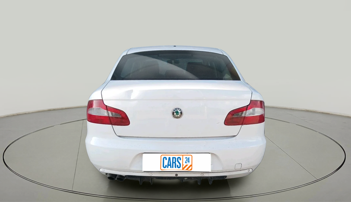 2011 Skoda Superb ELEGANCE 2.0 TDI CR AT, Diesel, Automatic, 1,25,086 km, exterior