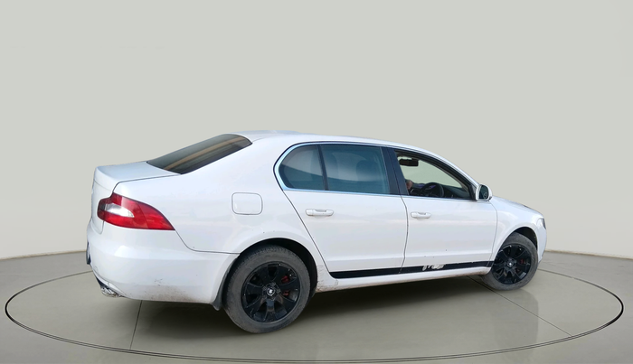 2011 Skoda Superb ELEGANCE 2.0 TDI CR AT, Diesel, Automatic, 1,25,086 km, exterior