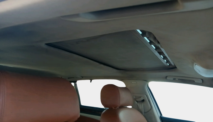 2011 Skoda Superb ELEGANCE 2.0 TDI CR AT, Diesel, Automatic, 1,25,086 km, interior