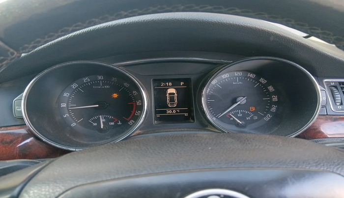 2011 Skoda Superb ELEGANCE 2.0 TDI CR AT, Diesel, Automatic, 1,25,086 km, interior