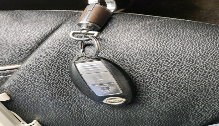 2011 Nissan Micra XV DIESEL, Diesel, Manual, 1,89,570 km, interior