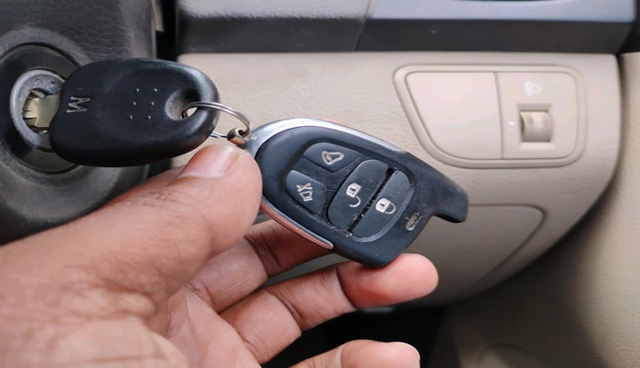 2018 Hyundai Eon MAGNA +, Petrol, Manual, 1,24,157 km, interior