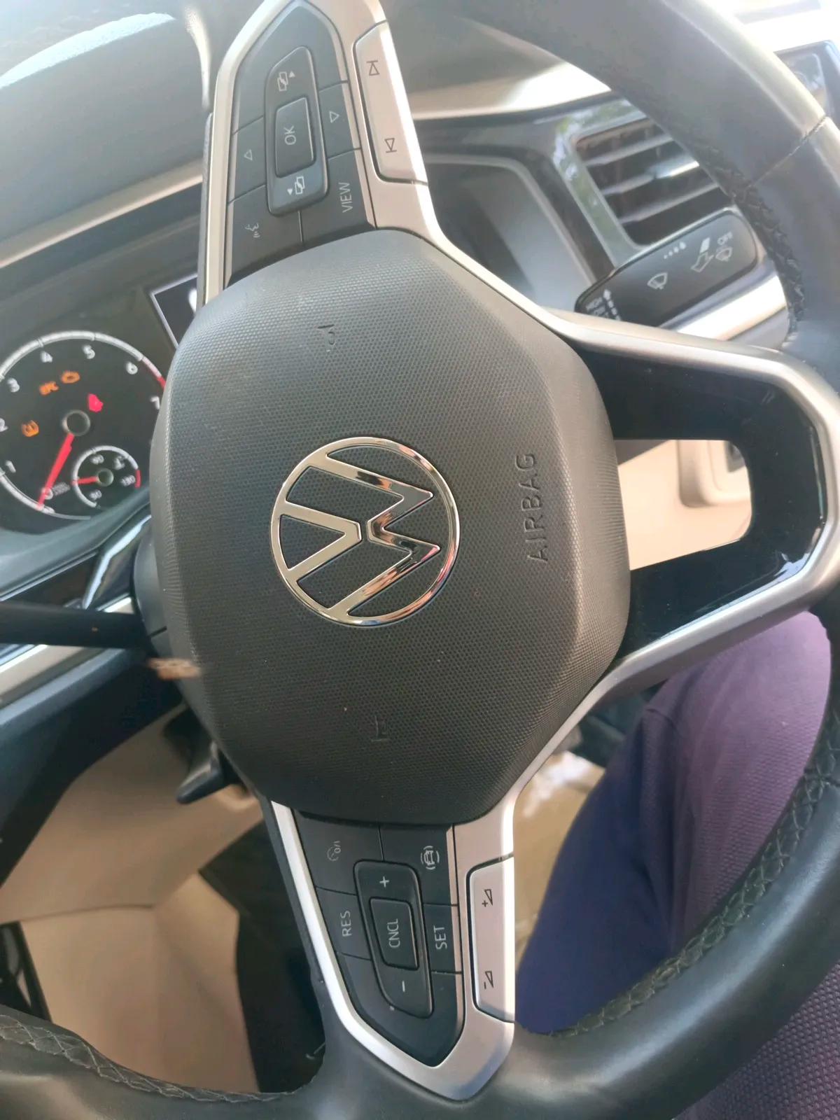2023 Volkswagen VIRTUS HIGHLINE TSI 1.0 MT, Petrol, Manual, 10,110 km, interior