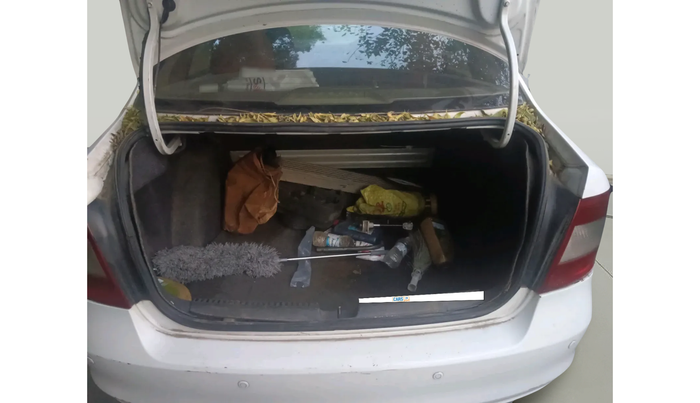 2014 Skoda Rapid AMBITION 1.6 TDI CR MT, Diesel, Manual, 2,40,563 km, exterior