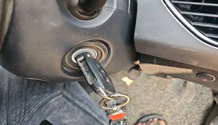 2020 Tata NEXON XM SUNROOF PETROL, Petrol, Manual, 77,591 km, interior