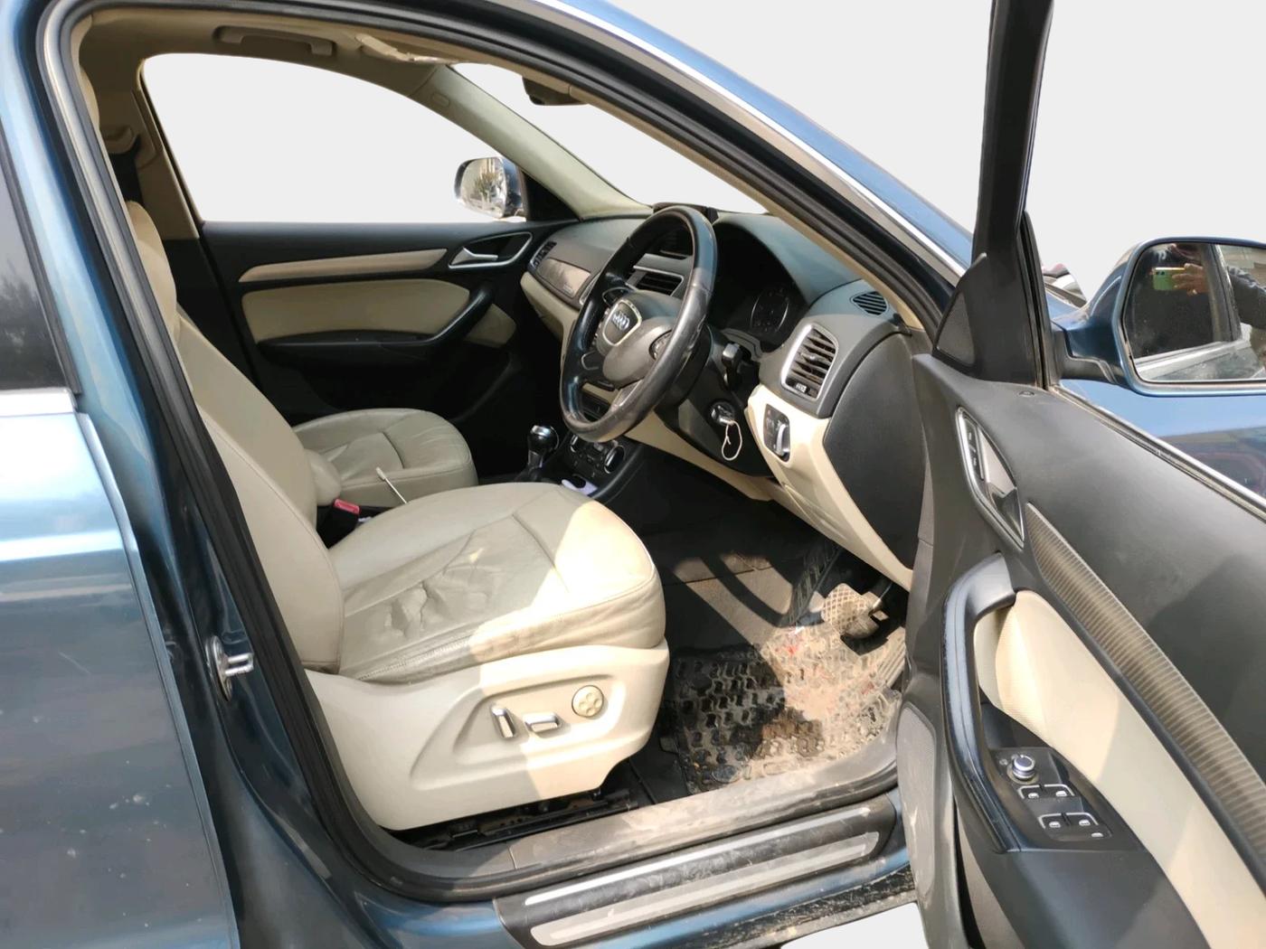 2016 Audi Q3 35 TDI Quattro, Diesel, Automatic, 1,73,089 km, interior