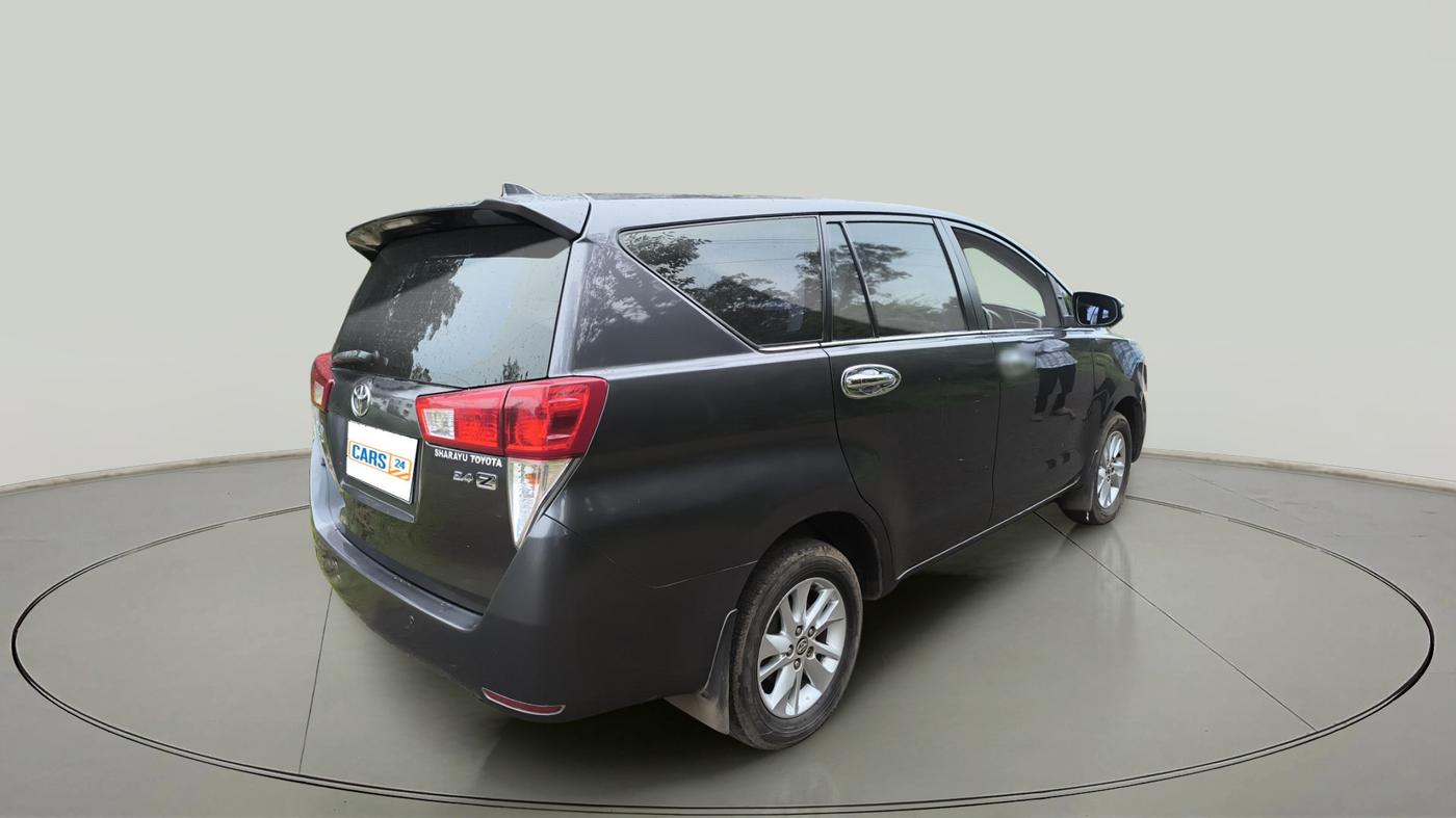 2017 Toyota Innova Crysta 2.4 ZX 7 STR, Diesel, Manual, 2,07,639 km, exterior