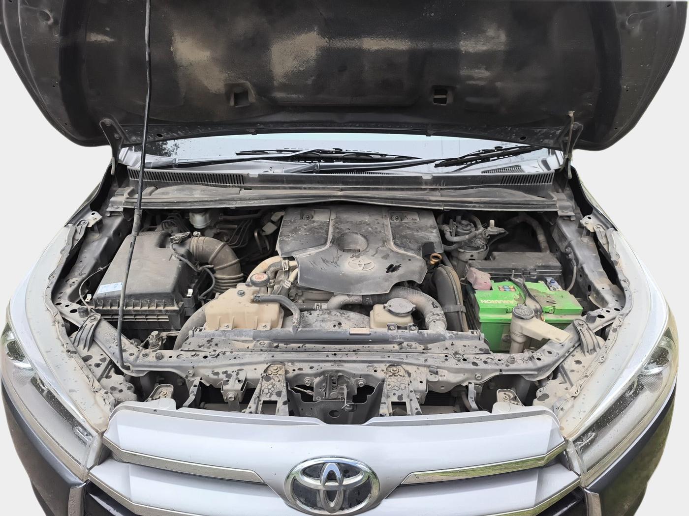 2017 Toyota Innova Crysta 2.4 ZX 7 STR, Diesel, Manual, 2,07,639 km, exterior
