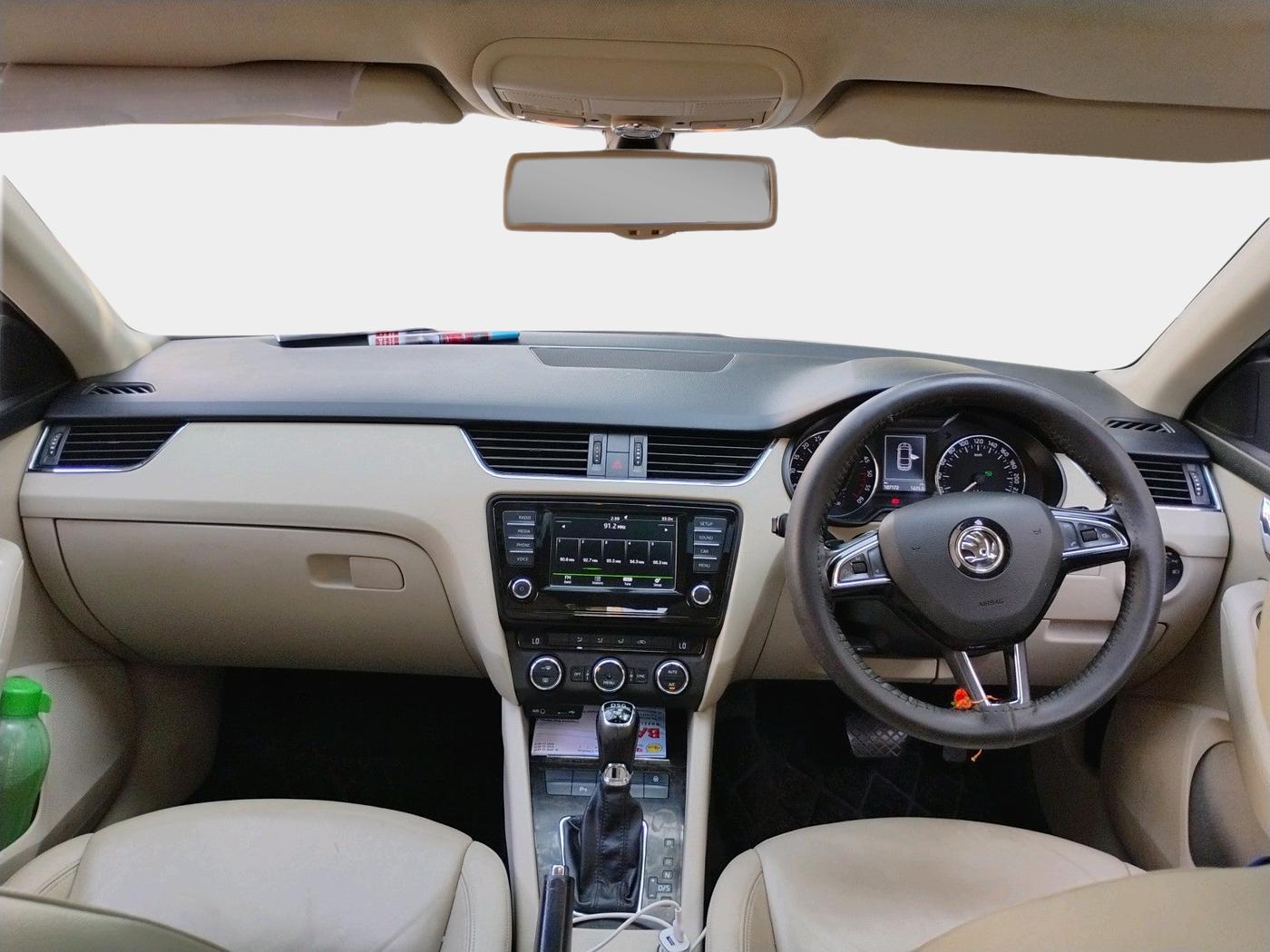 2016 Skoda Octavia 2.0 TDI CR STYLE PLUS AT, Diesel, Automatic, 1,09,704 km, interior