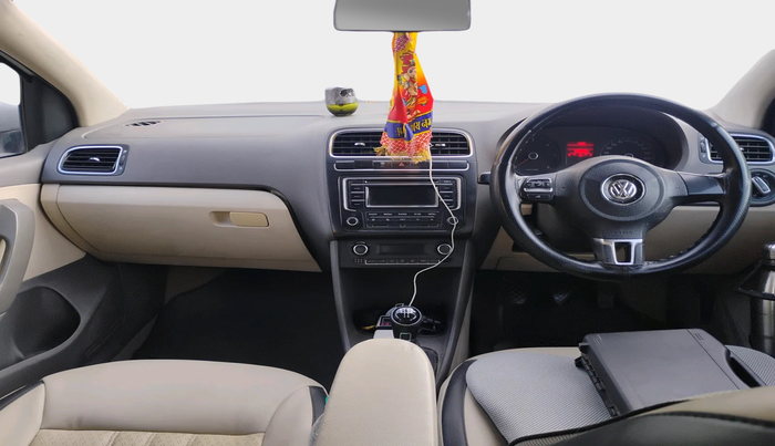 2013 Volkswagen Vento HIGHLINE DIESEL 1.6, Diesel, Manual, 1,98,883 km, interior