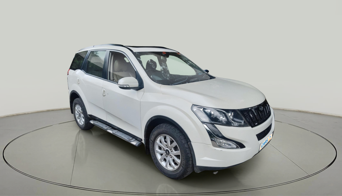 2017 Mahindra XUV500 W10 AT, Diesel, Automatic, 1,40,173 km, exterior