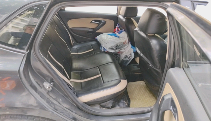 2014 Volkswagen Polo HIGHLINE1.5L, Diesel, Manual, 1,56,774 km, interior