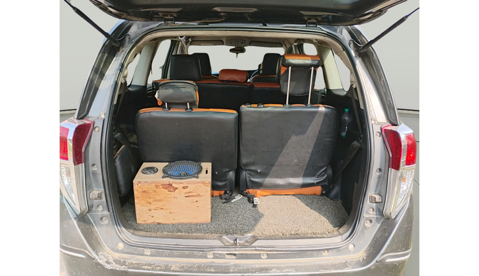 2016 Toyota Innova Crysta 2.4 GX 8 STR, Diesel, Manual, 1,26,318 km, exterior