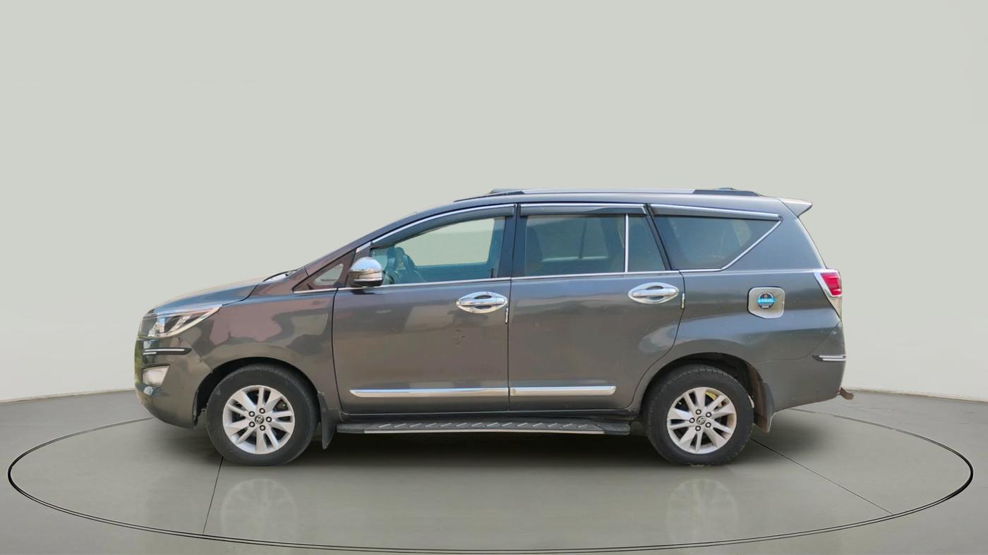 2016 Toyota Innova Crysta 2.4 GX 8 STR, Diesel, Manual, 1,26,318 km, exterior