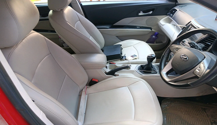 2021 Mahindra XUV300 W8 (O) 1.2 PETROL, Petrol, Manual, 39,666 km, interior