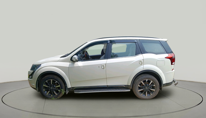 2021 Mahindra XUV500 W11 AT, Diesel, Automatic, 30,717 km, exterior