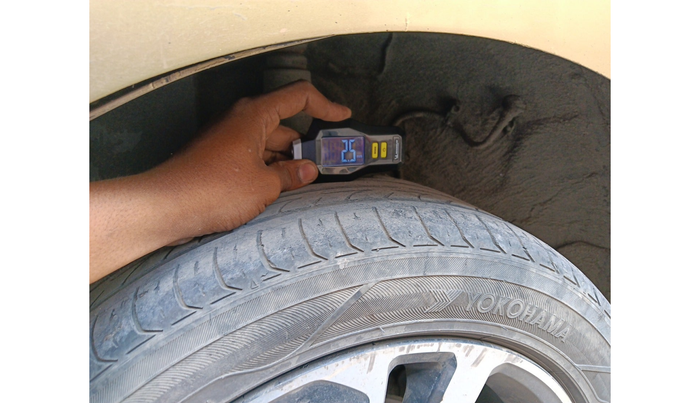 2020 Tata ALTROZ XZ PETROL, Petrol, Manual, 93,255 km, tyre