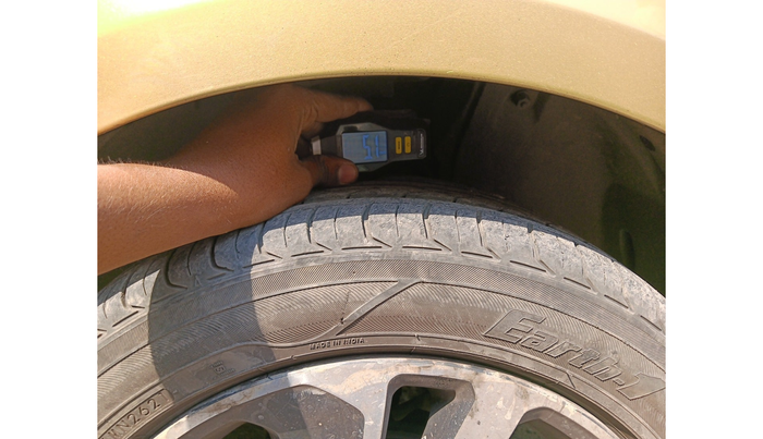 2020 Tata ALTROZ XZ PETROL, Petrol, Manual, 93,255 km, tyre