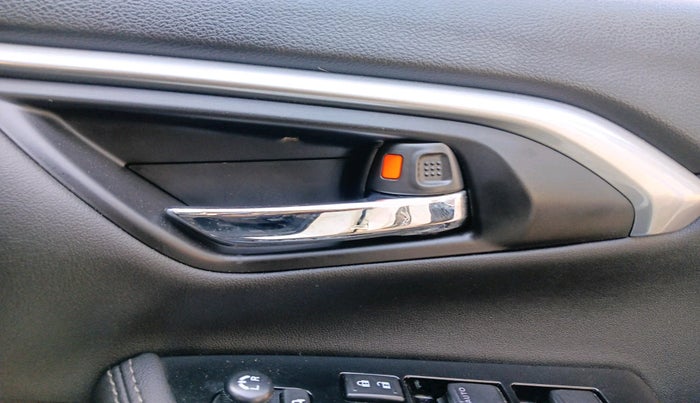 2024 Toyota URBAN CRUISER HYRYDER V HYBRID, Hybrid, Automatic, 21,444 km, interior