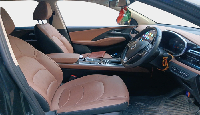 2023 MG HECTOR PLUS SAVVY PRO 1.5 TURBO CVT 6 STR, Petrol, Automatic, 10,573 km, interior