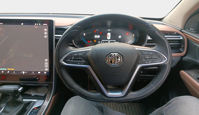 2023 MG HECTOR PLUS SAVVY PRO 1.5 TURBO CVT 6 STR, Petrol, Automatic, 10,573 km, interior