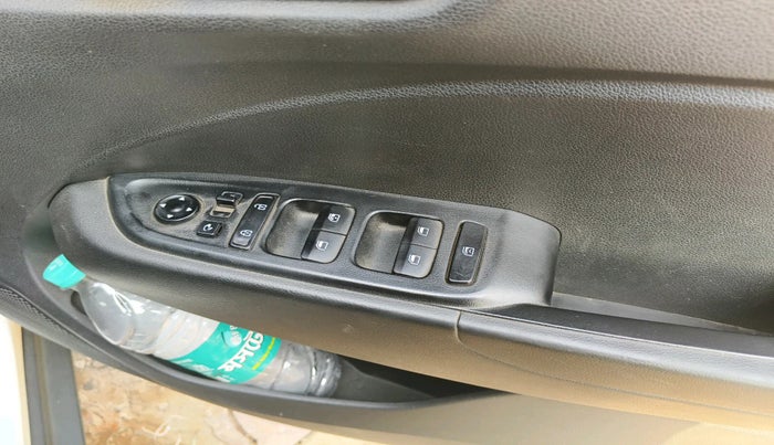 2019 Hyundai VENUE SX 1.4 CRDI, Diesel, Manual, 1,04,506 km, interior